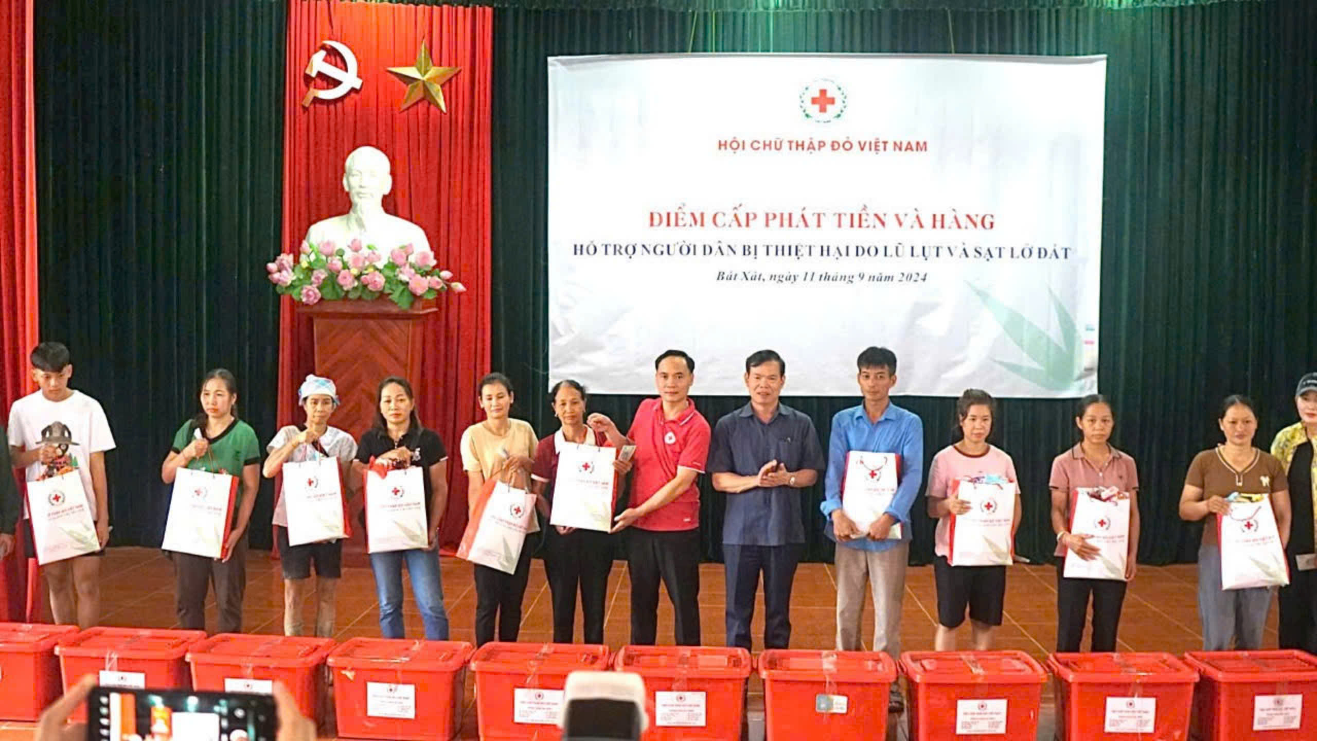 Hỗ trợ người dân bị ảnh hưởng mưa lũ tại Lào Cai